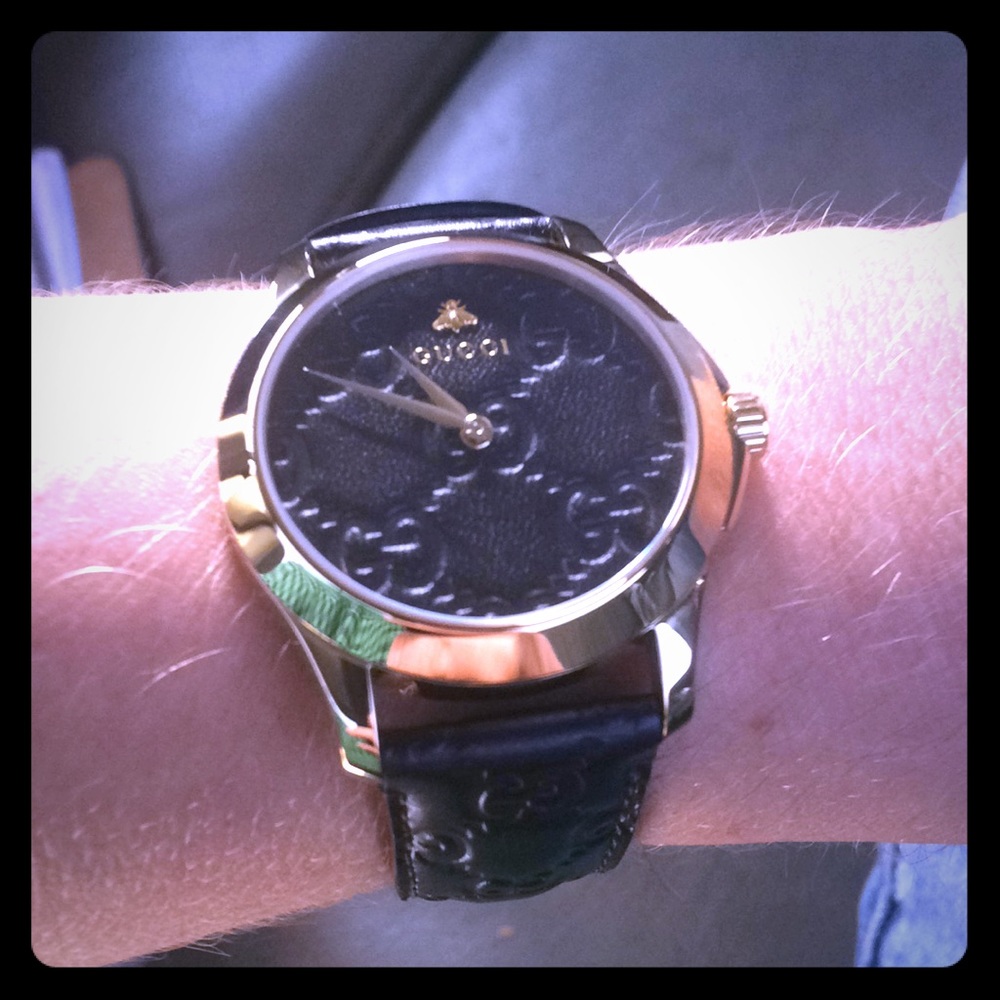 I'm selling a authentic Gucci watch.